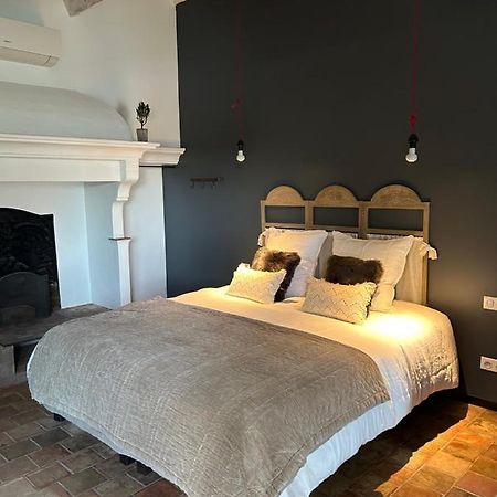 La Chambre De Leopoldine Verargues Bagian luar foto