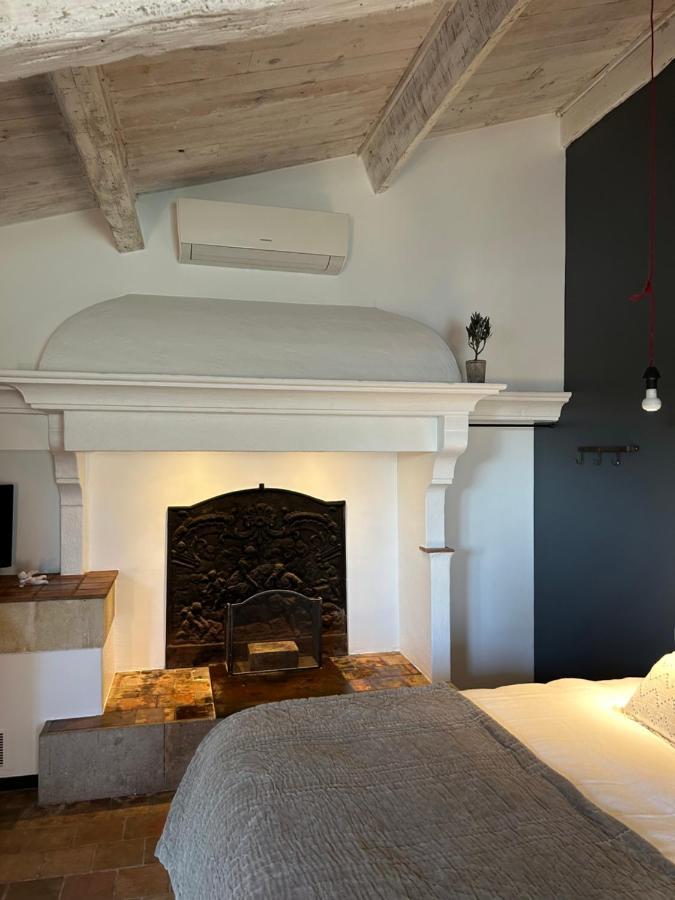 La Chambre De Leopoldine Verargues Bagian luar foto